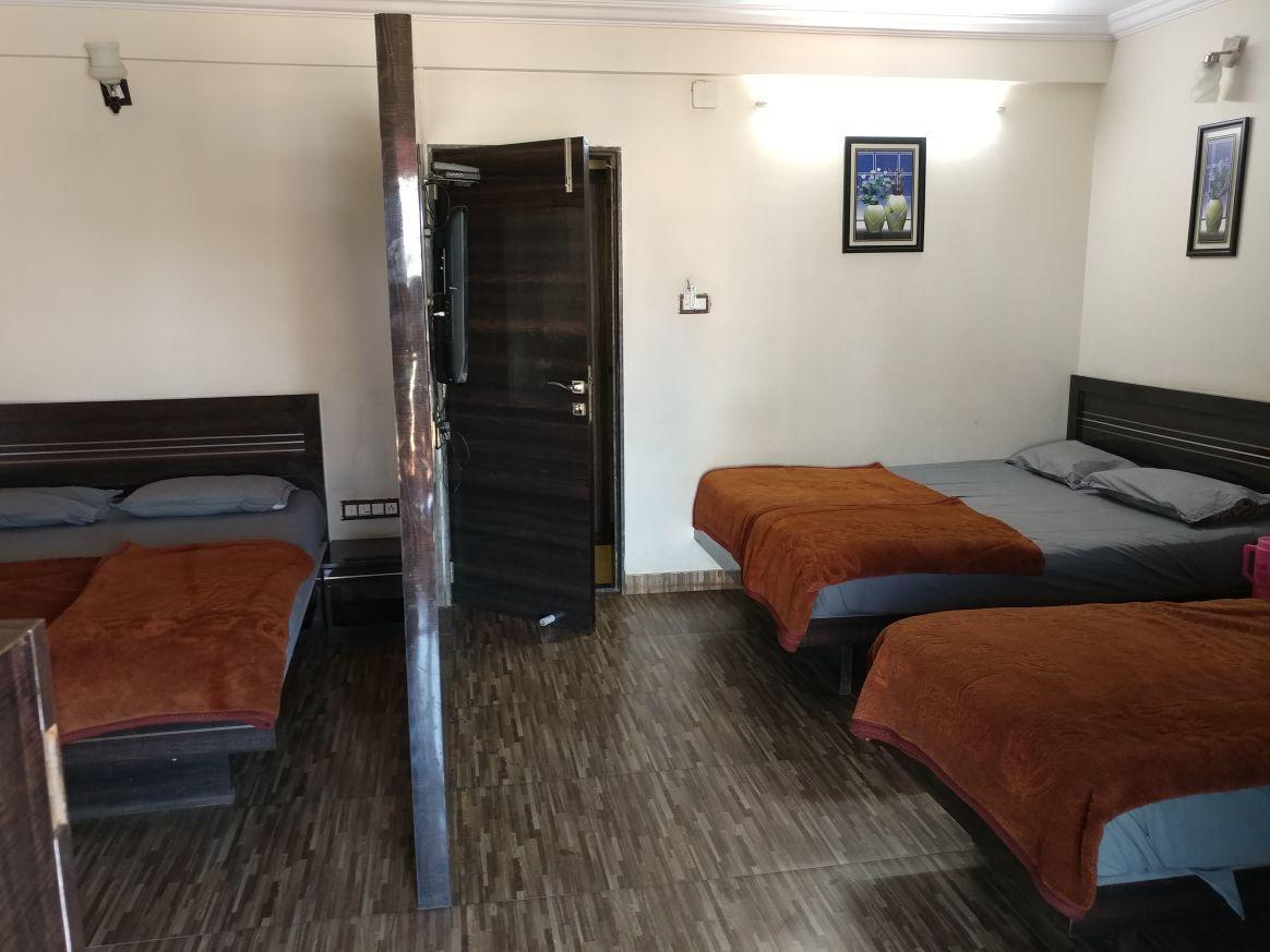 Hotel Rahil Plaza Панчгані Екстер'єр фото